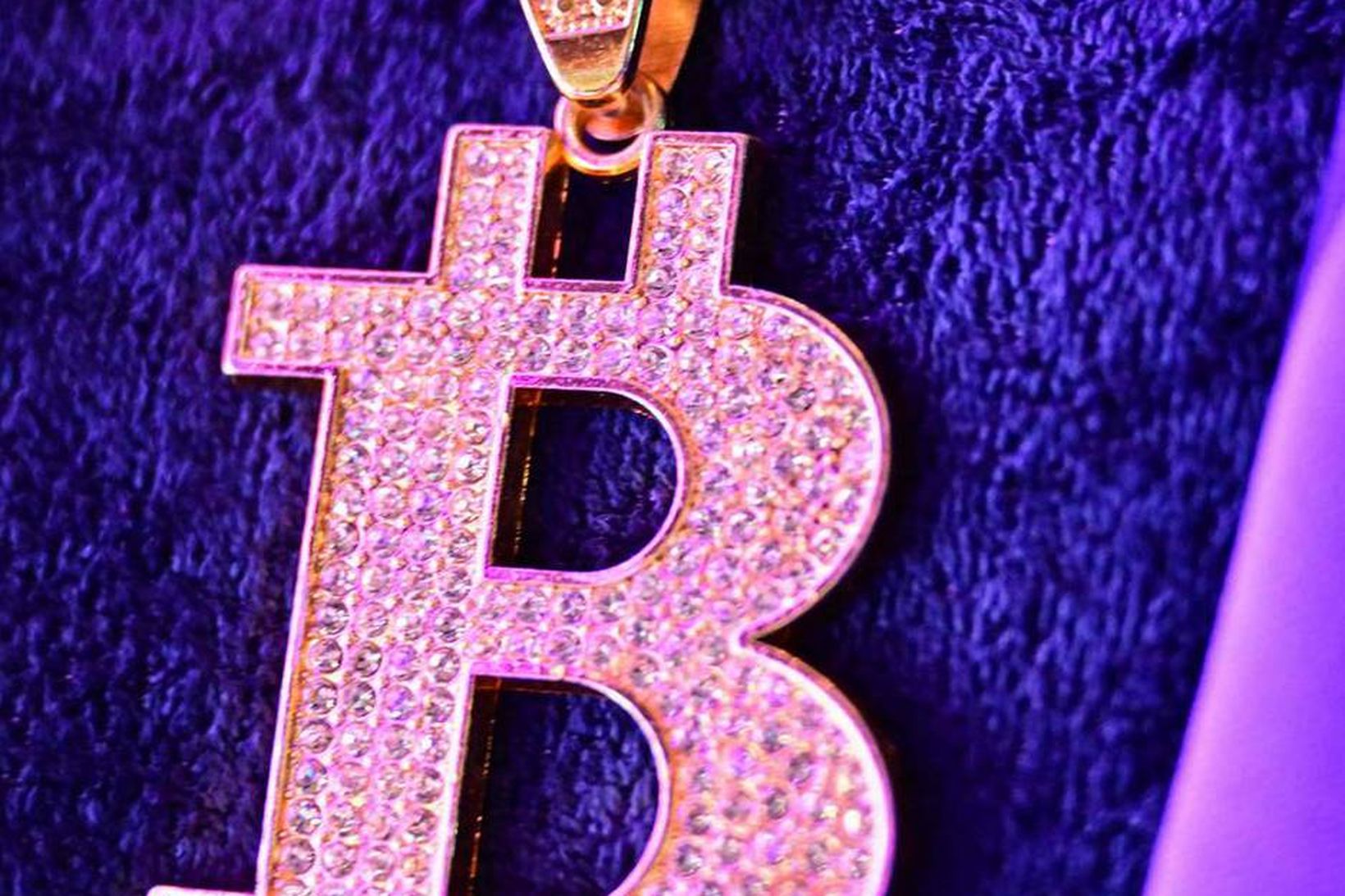 Bitcoin vegur þungt innan rafmynta.