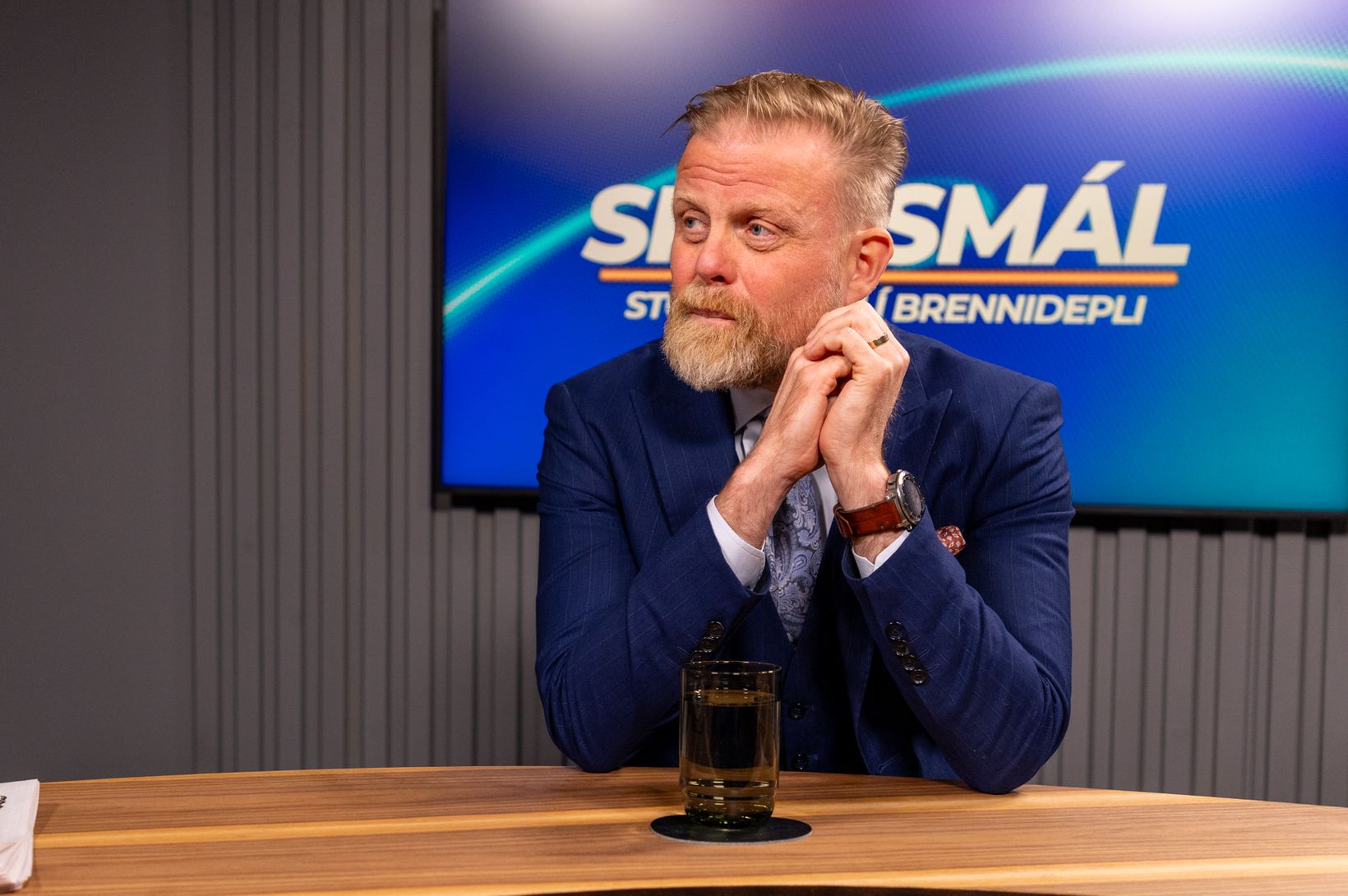 Eldgosin tafið vaxtalækkanir um 6 til 12 mánuði