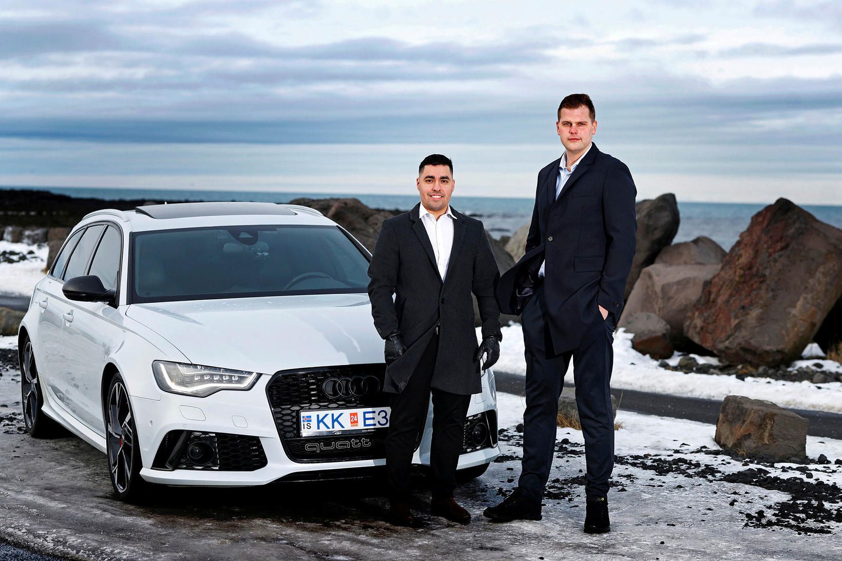 Ignacio og Dovydas við fyrirtakseintak af Audi sem þeir fluttu …