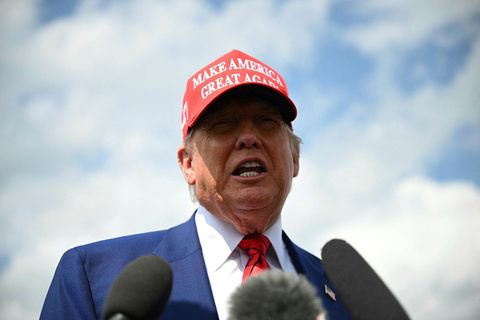 Donald Trump Bandaríkjaforseti ræddi við fjölmiðla á Morristown-flugvelli í New Jersey-ríki í Bandaríkjunum í kvöld.