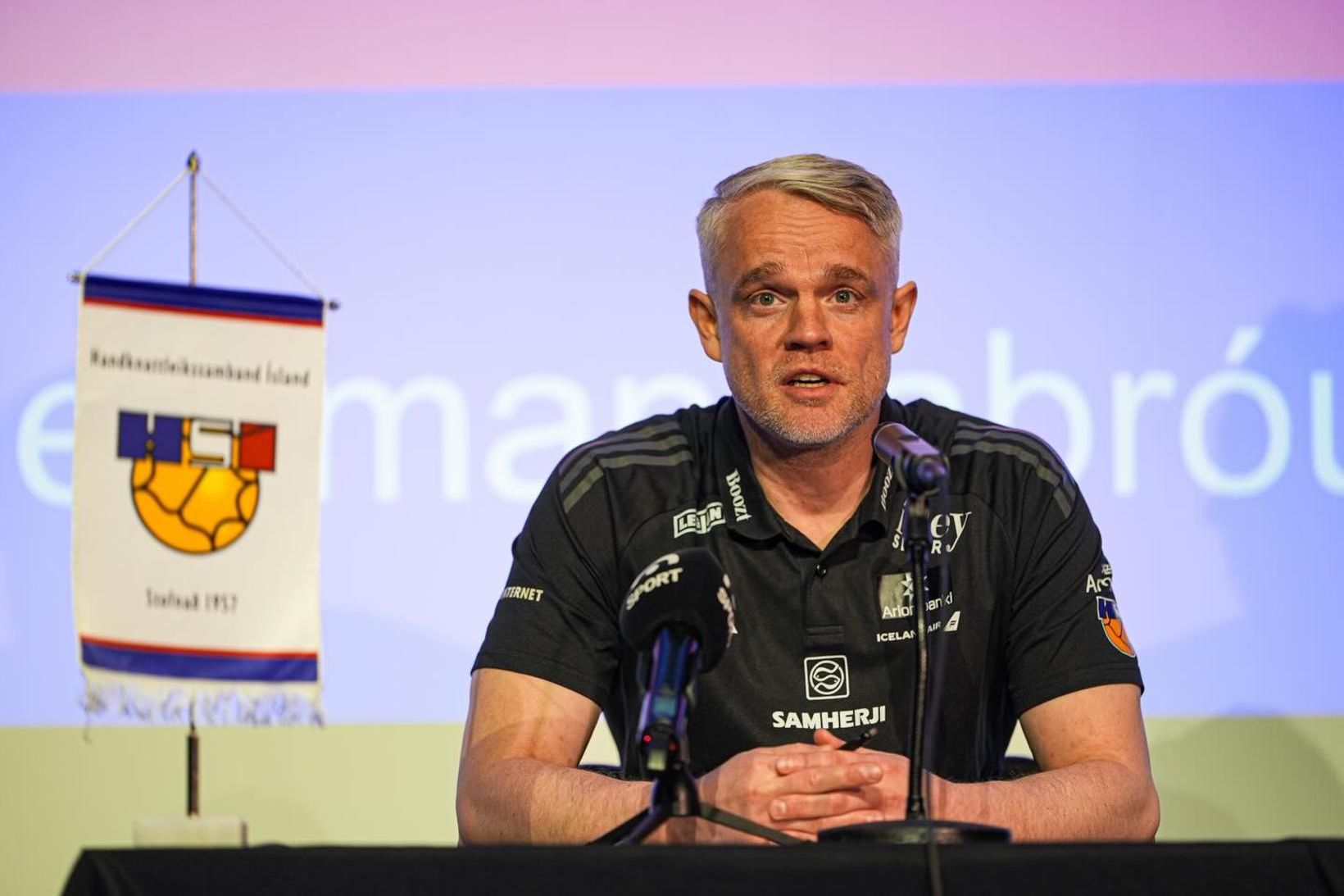 Á ekki nóg af fallegum orðum um Arnór