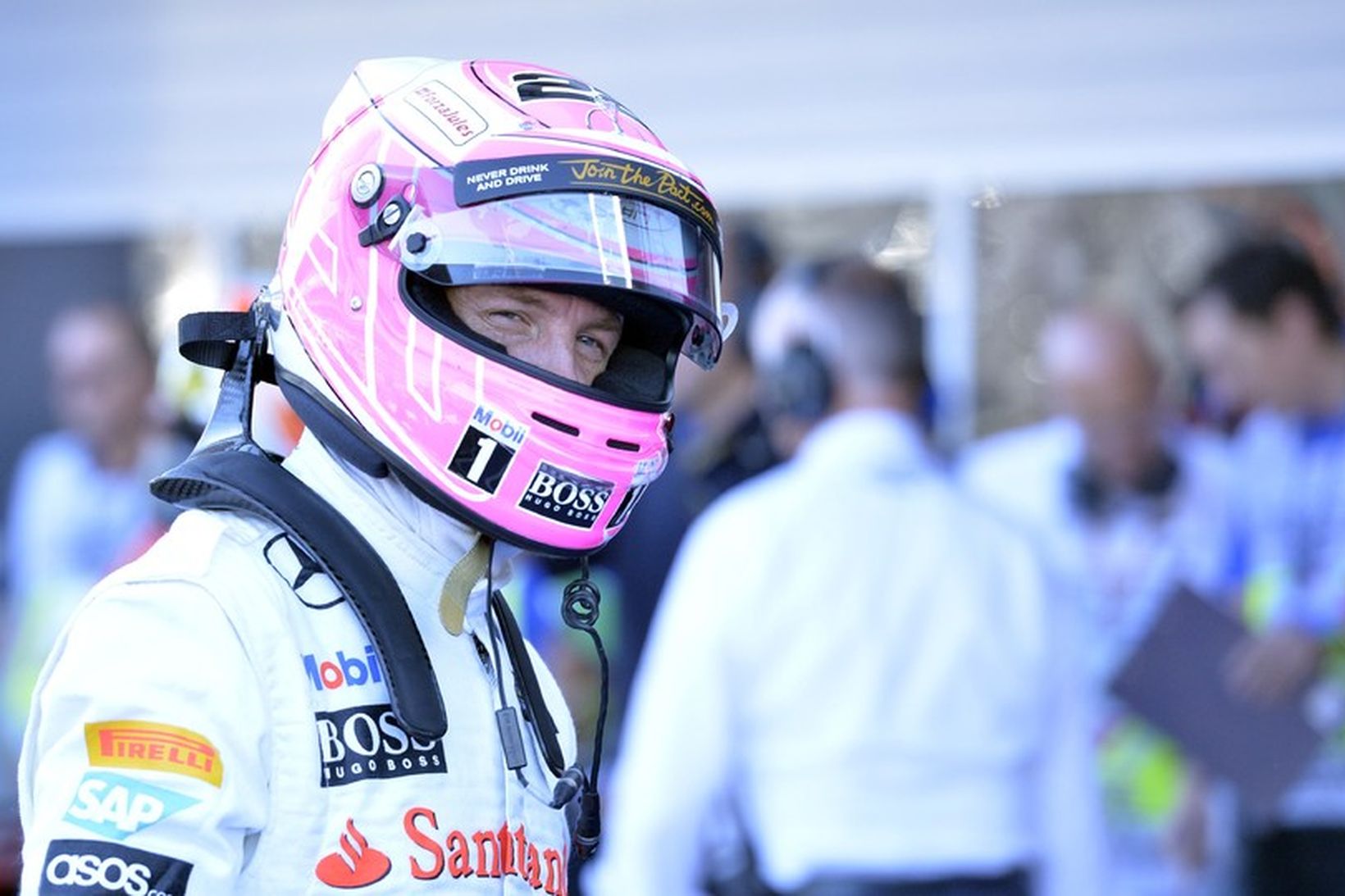 Jenson Button gæti verið á leið í sportbílakappakstur.