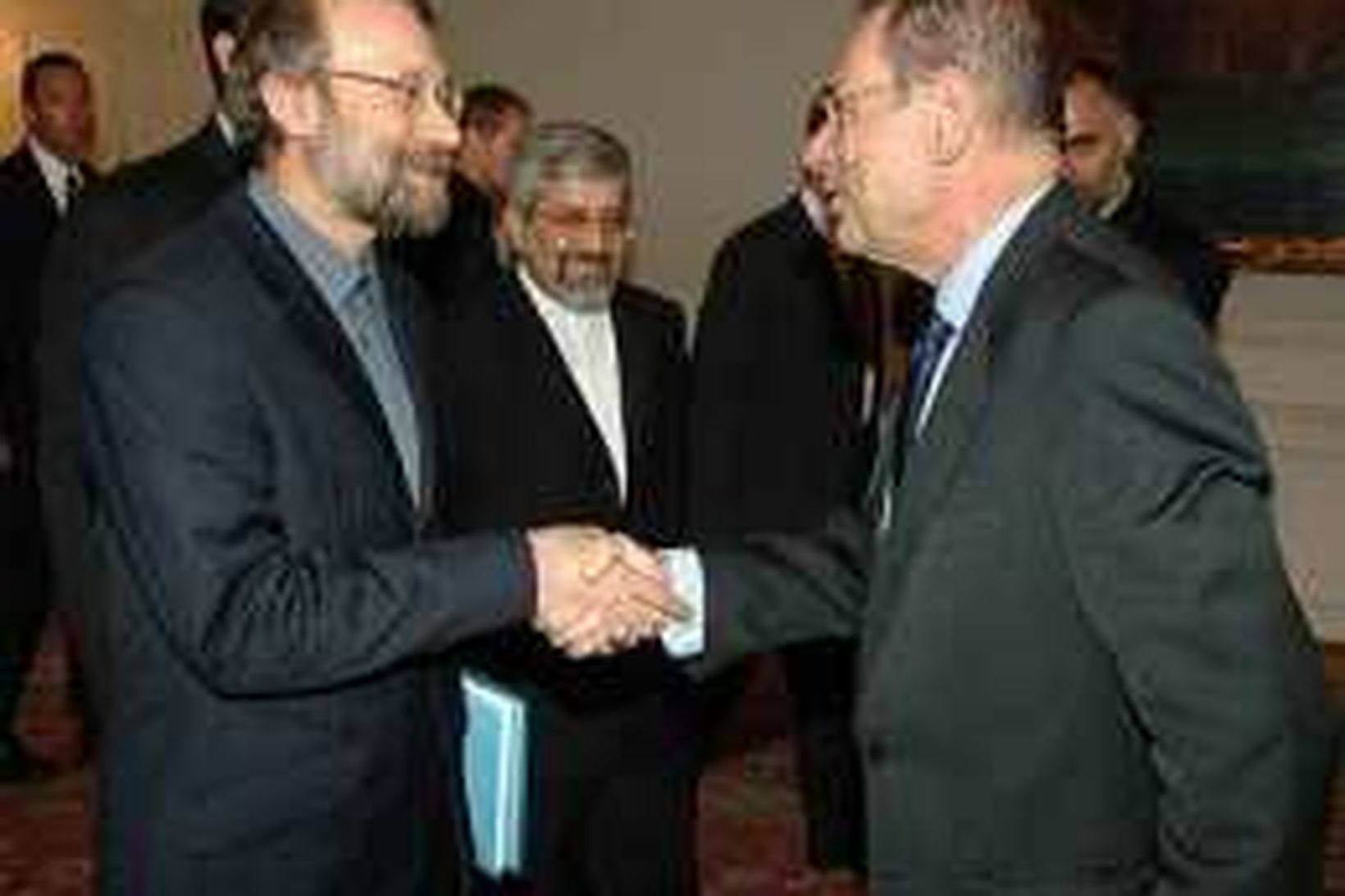 Ali Larijani og Javier Solana funda í Vín í Austurríki …