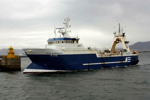 The trawler Júlíus Geirmundsson.