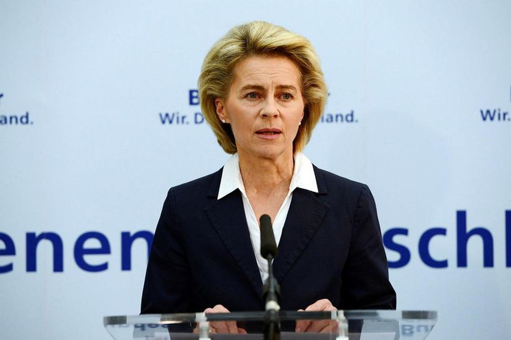 Ursula von der Leyen, varnarmálaráðherra Þýskalands, segir Trump ekki mega …