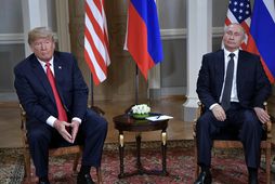 Trump og Pútín hallast hvor í sína áttina á fundi sínum í Helsinki í Finnlandi …