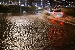 A large flood occurred in the Vellir neighborhood in Hafnarfjörður.