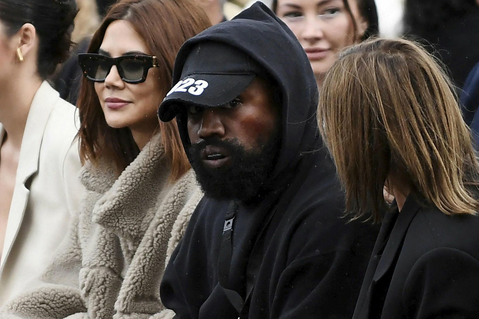 Kanye West á tískusýningu í París 2. október.