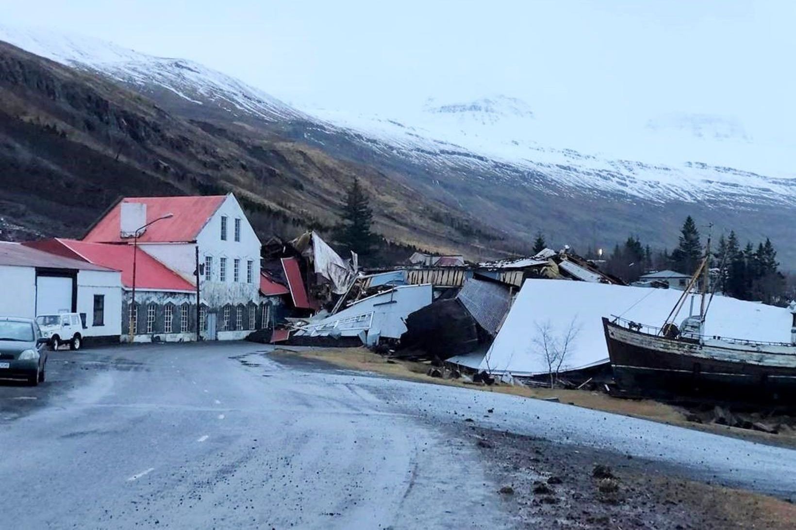 Safnasvæði Tækniminjasafns Austurlands eftir aurskriðuna stóru 18. desember 2020.