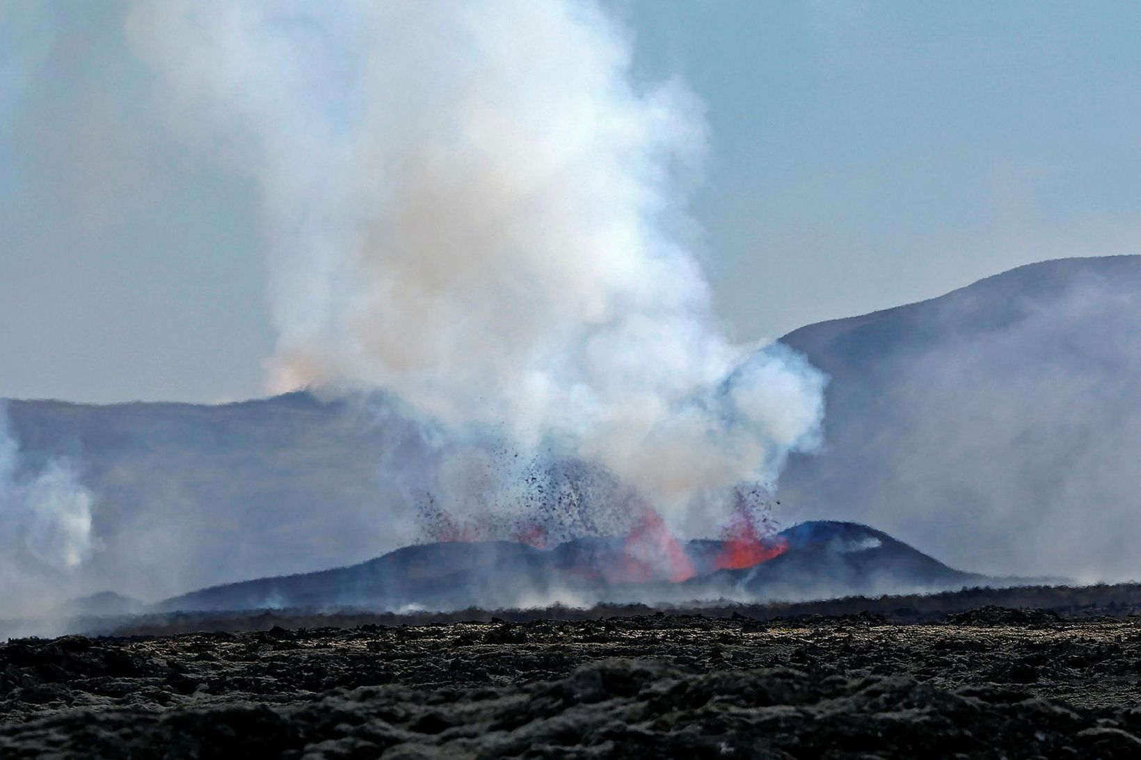 Í gær voru tvær vikur liðnar frá því eldgosið hófst.