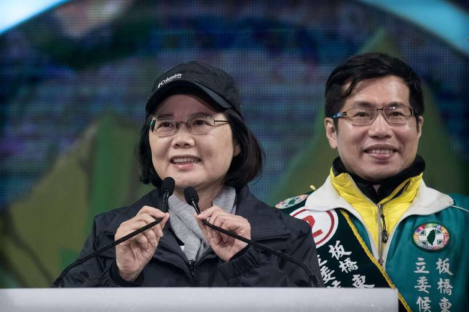 Forsetaefni DPP, Tsai Ing-wen, á kosningafundi í gær.