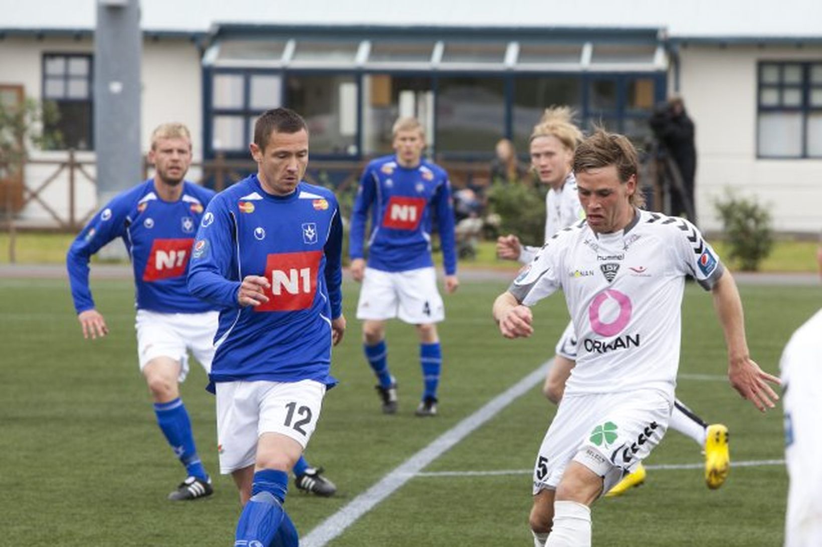 Dennis Danry, til vinstri, í leik með Stjörnunni gegn ÍBV.