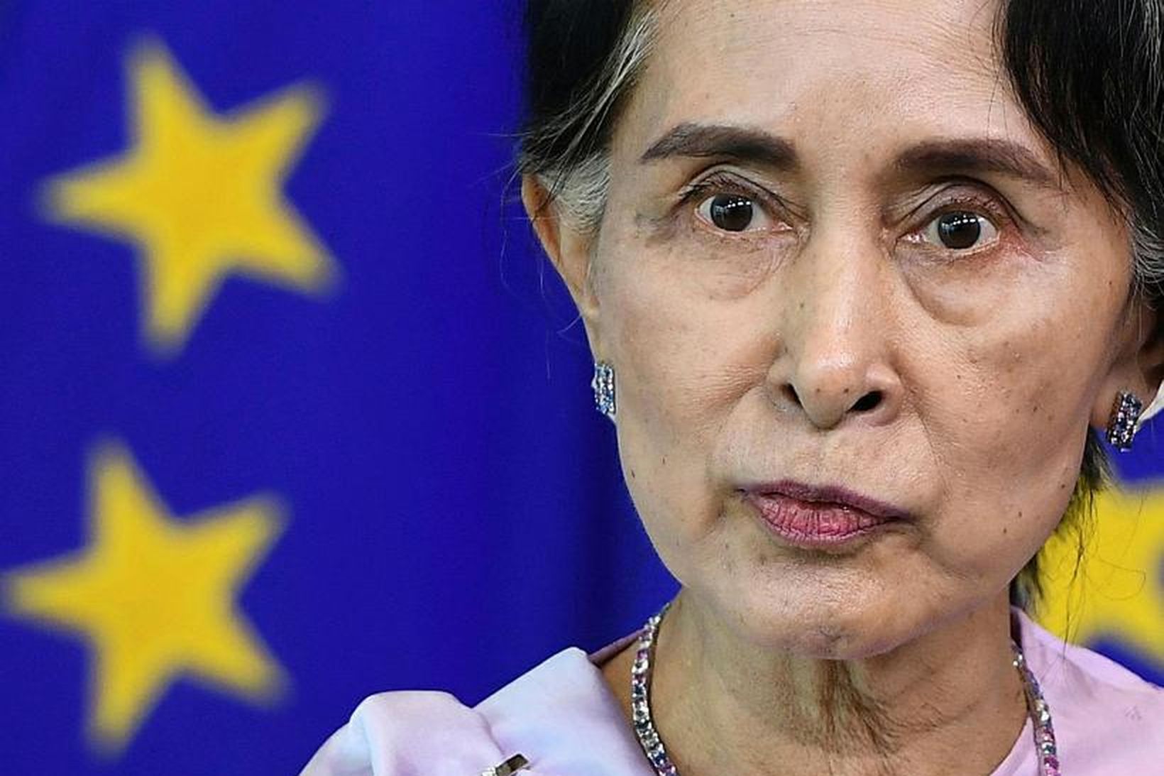 Aung San Suu Kyi, friðar­verðlauna­hafi Nó­bels og leiðtogi rík­is­stjórn­ar Búrma, …