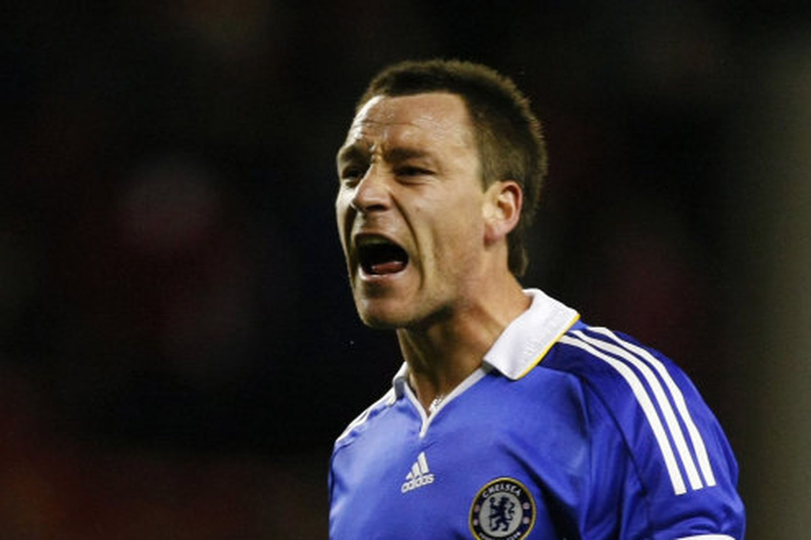 John Terry fagnar eftir sigurinn á Anfield í síðustu viku.