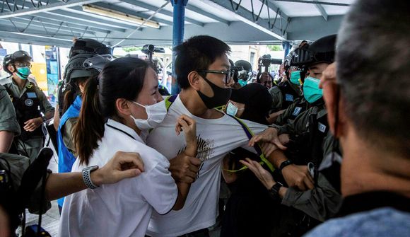 230 mótmælendur handteknir í Hong Kong 