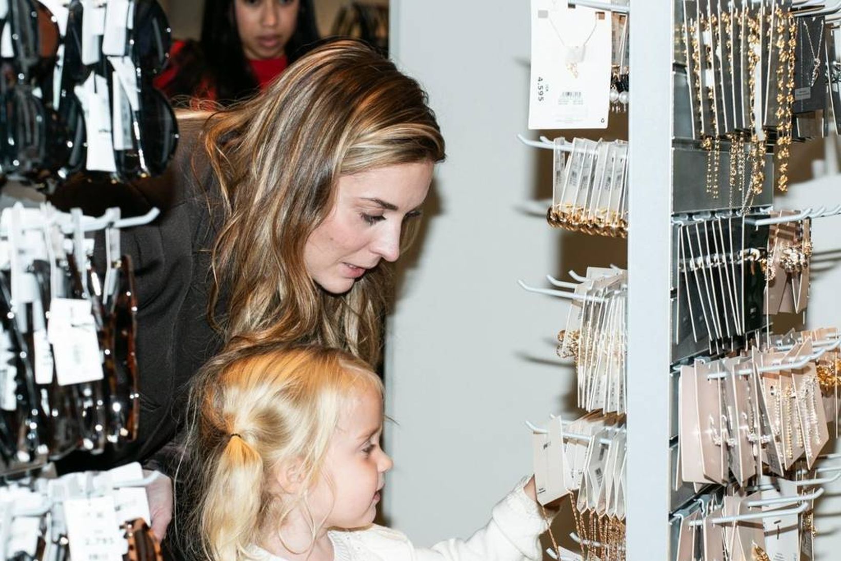 Konur á öllum aldri mættu á opnun Gina Tricot á …