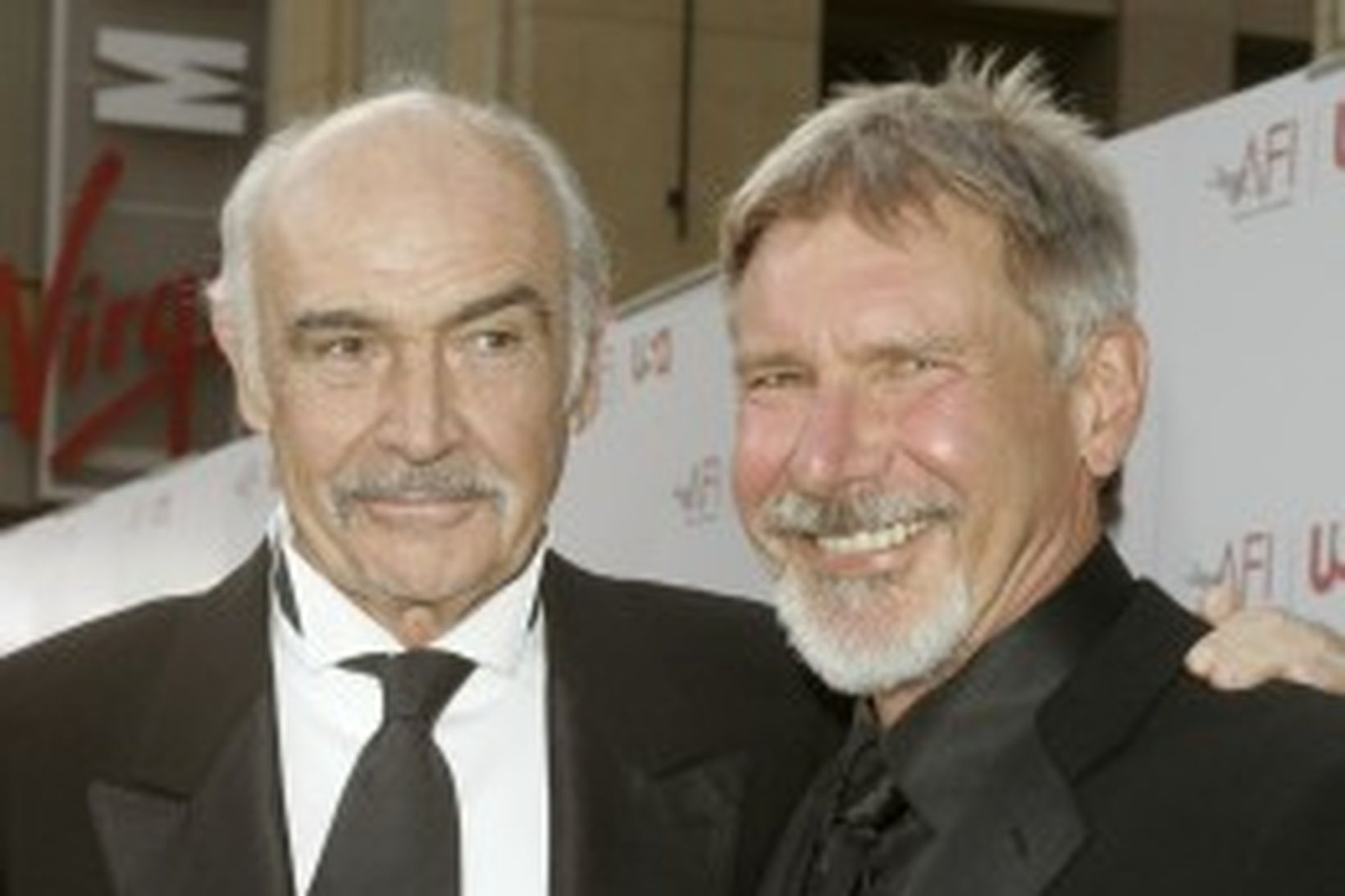 Sean Connery ásamt vini sínum Harrison Ford á hátíðinni í …