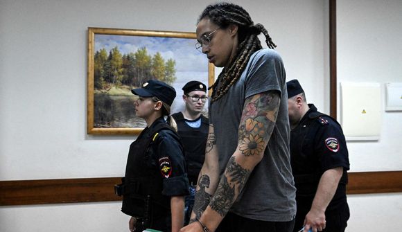 Brittney Griner dæmd í níu ára fangelsi