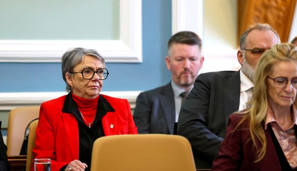 Þingmaður segir launahækkunina til skammar