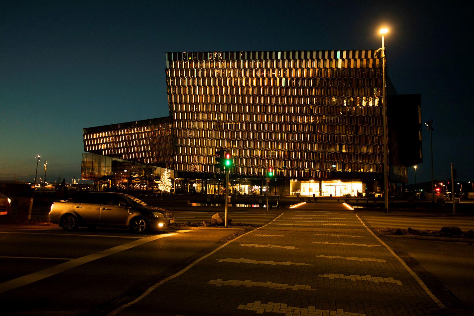 Harpa á mikið af búnaði að sögn Ingólfs.