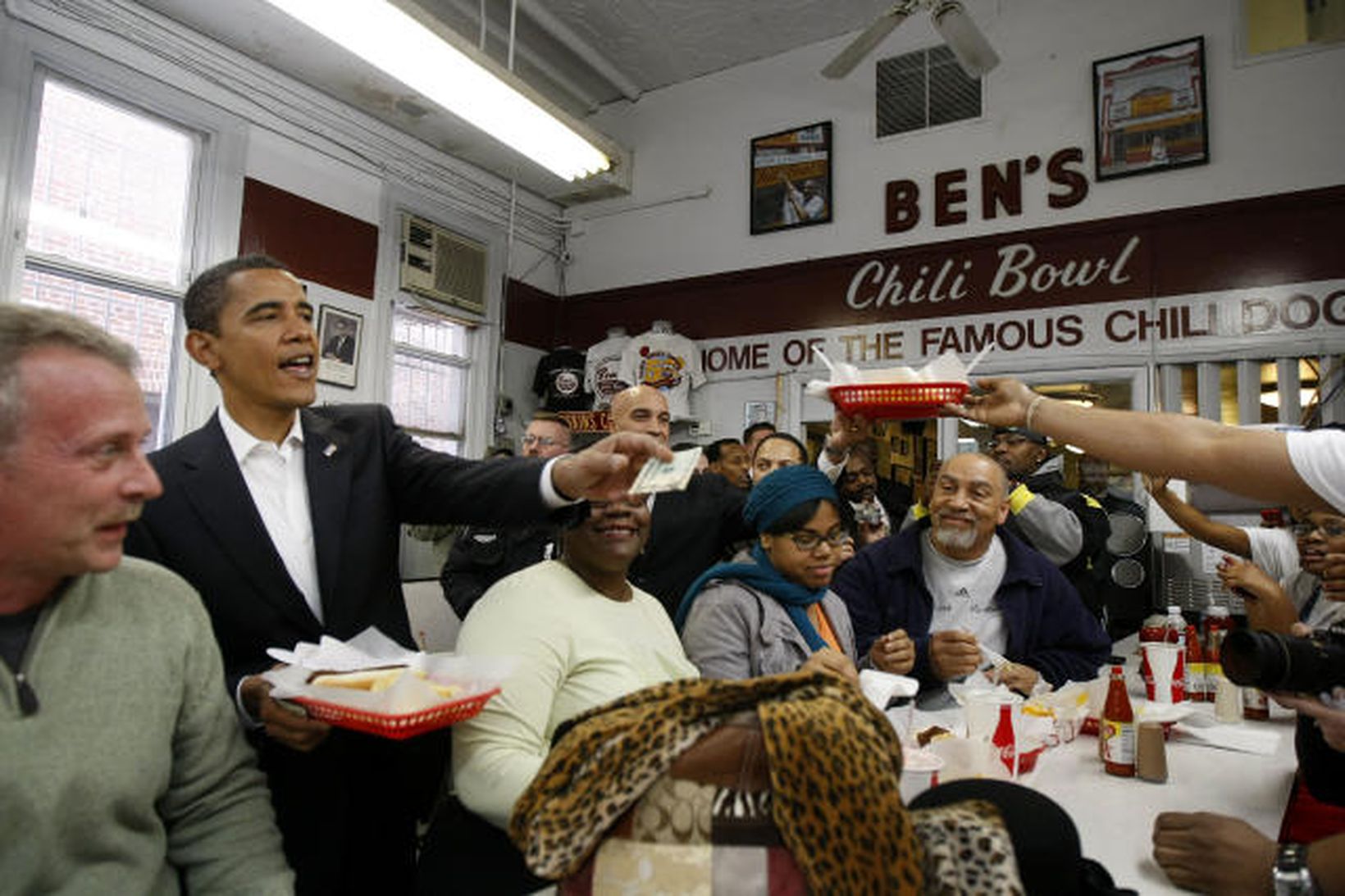 Obama pantar sér chilipylsu.