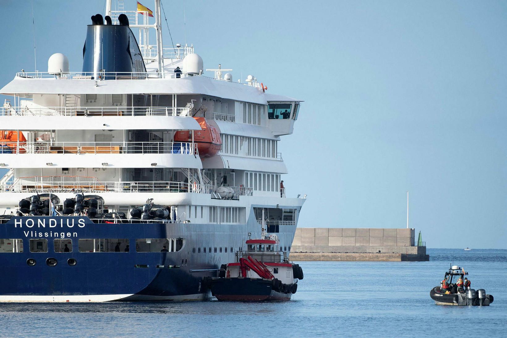 Brottflutningur farþega er hafin