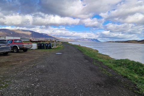 There is still a considerable amount of water in the Héraðsvötn River.