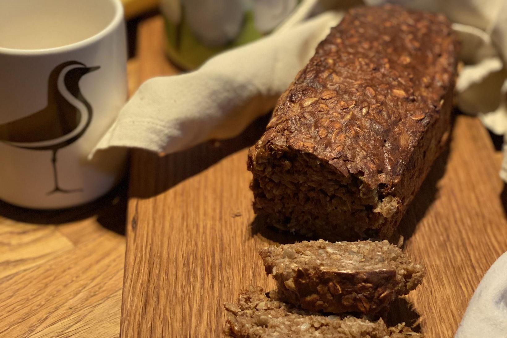 Nýbakaða bananabrauð gerir góðan dag betri.