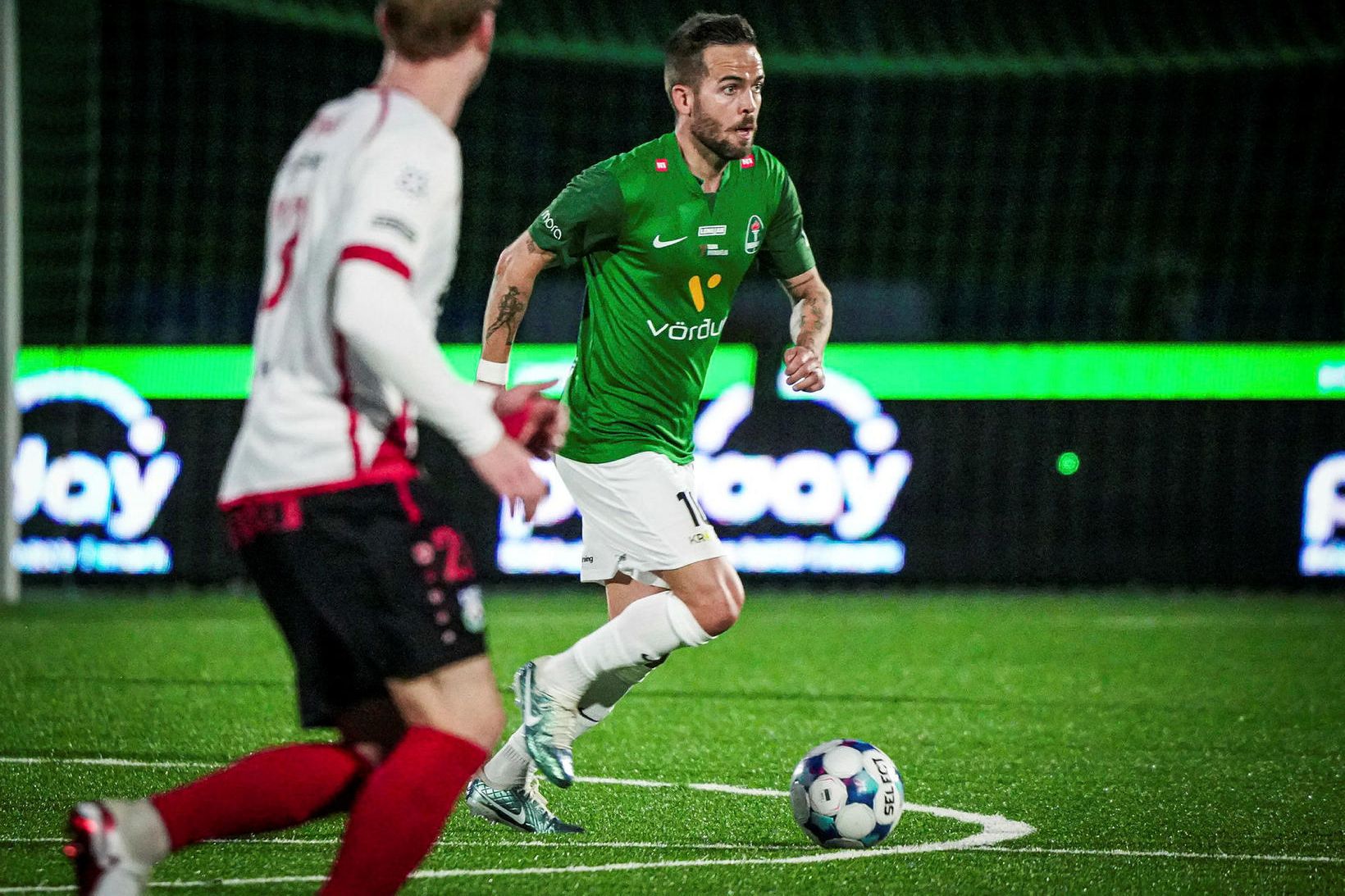 Kristinn Steindórsson með boltann í leiknum í kvöld.