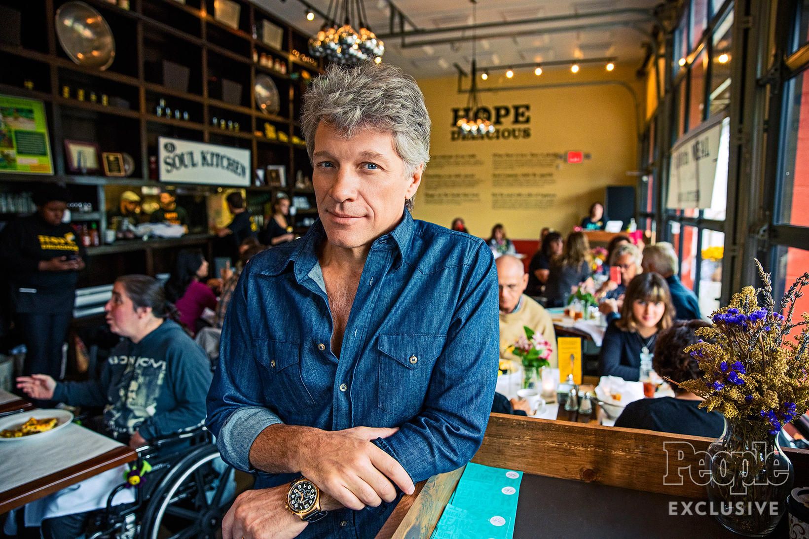 Jon Bon Jovi á veitingastaðnum Soul Kitchen.