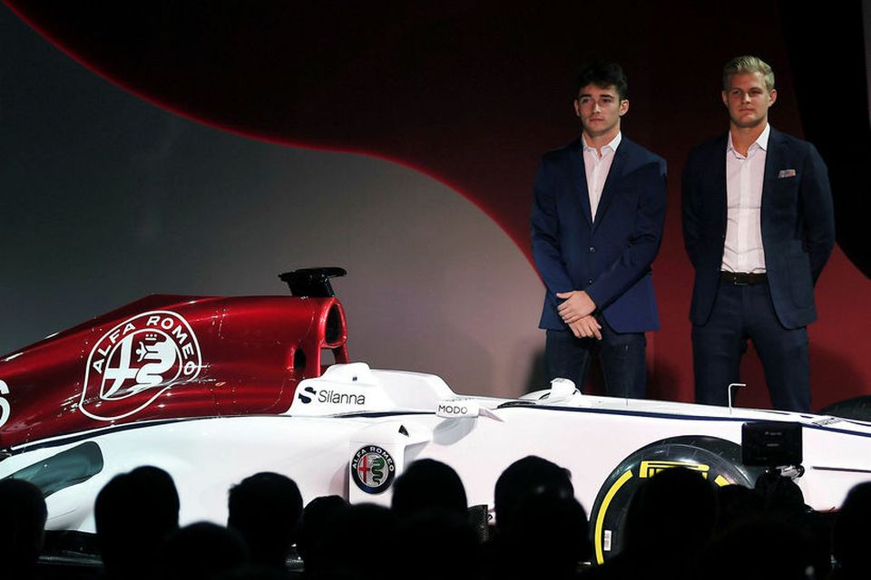 Charles Leclerc (t.v.) og Marcus Ericsson (t.h.) verða ökumenn Alfa Romeo Sauber 2018.