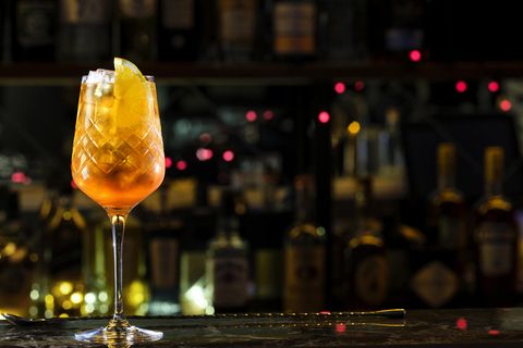 Aperol Spritz er létt beiskur en þó vel ávaxtaríkur freyðivínskokteill.