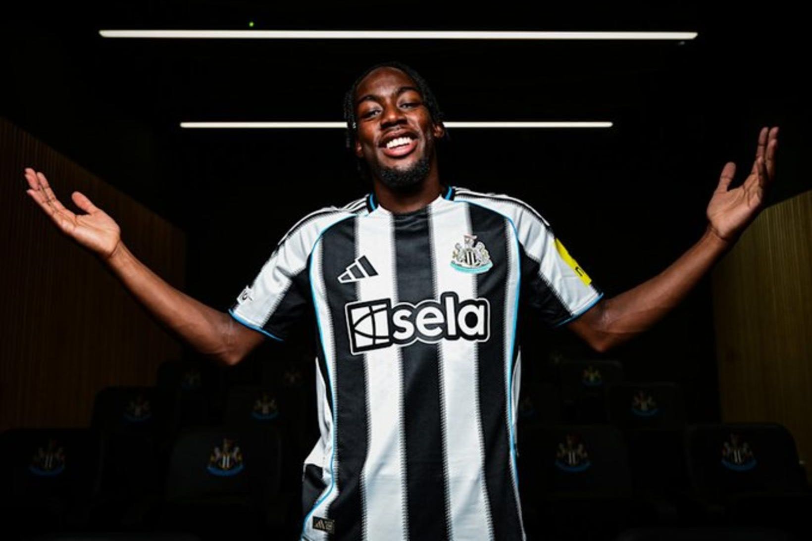 Anthony Elanga er orðinn leikmaður Newcastle.