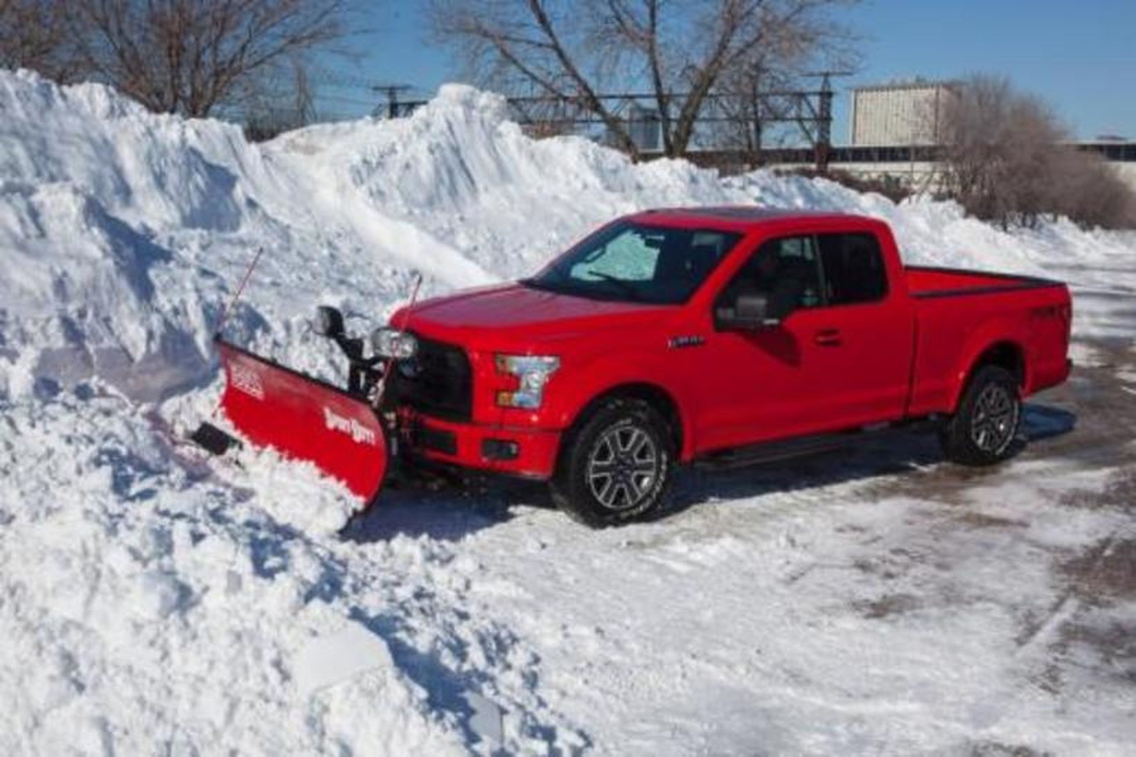 Ford F-150 með snjótönn gæti verið þarfaþing fyrir marga hér …