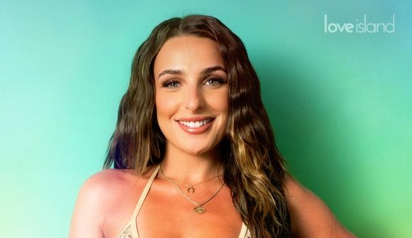 Keppandi í Love Island á íslenska stjúpsystur