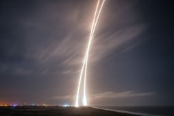 Samsett mynd af geimskoti og lendingu Falcon 9-eldflaugarinnar aðfaranótt 22. desember.