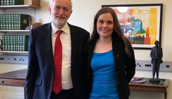 Corbyn styður Katrínu