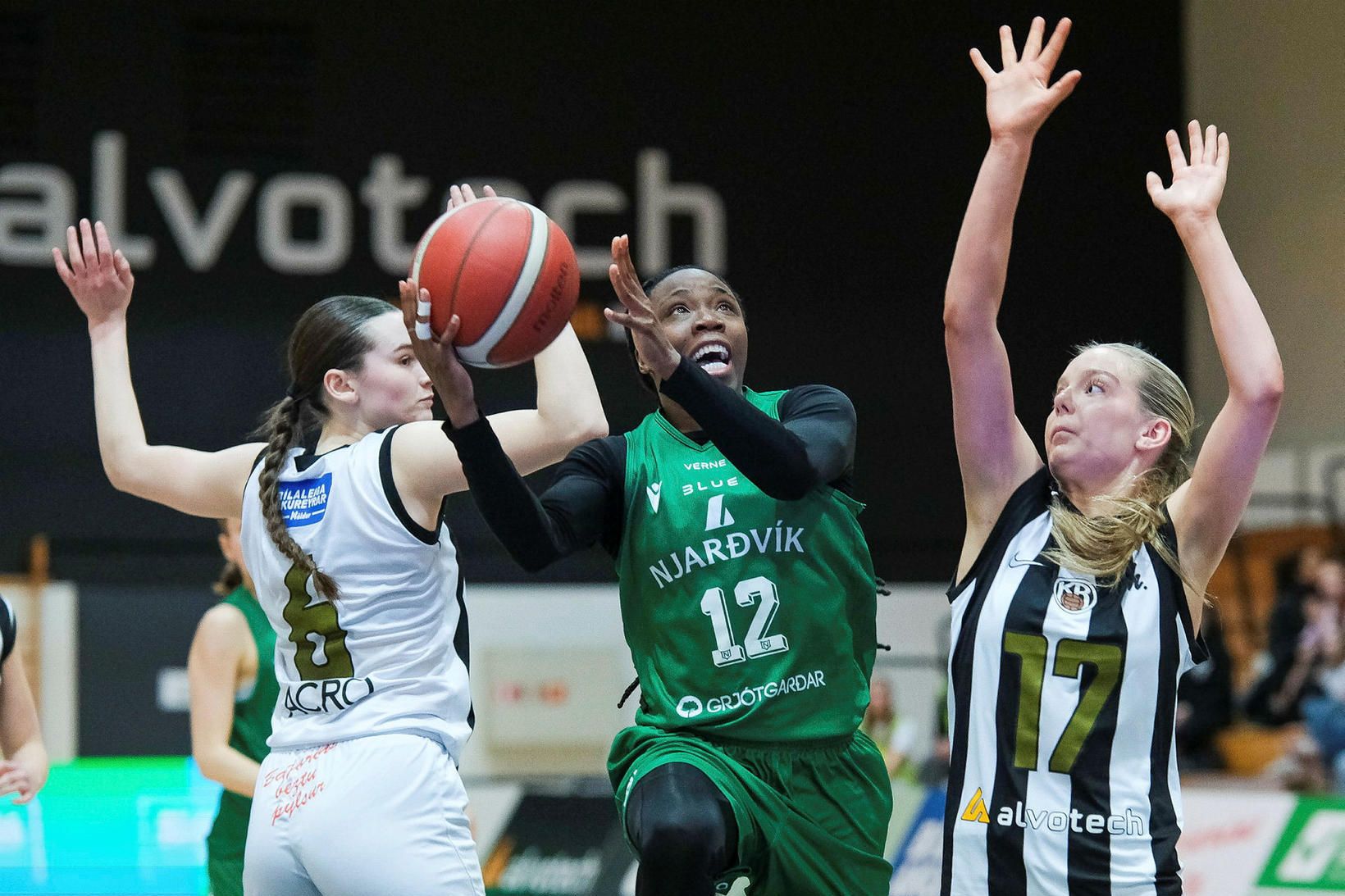 Njarðvík – Grindavík kl. 17.30, bein lýsing