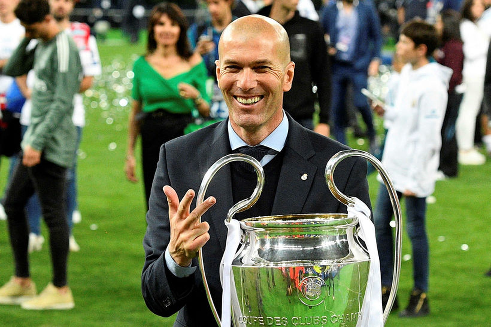 Zinedine Zidane er orðaður við knattspyrnustjórastarfið hjá Chelsea þessa dagana.