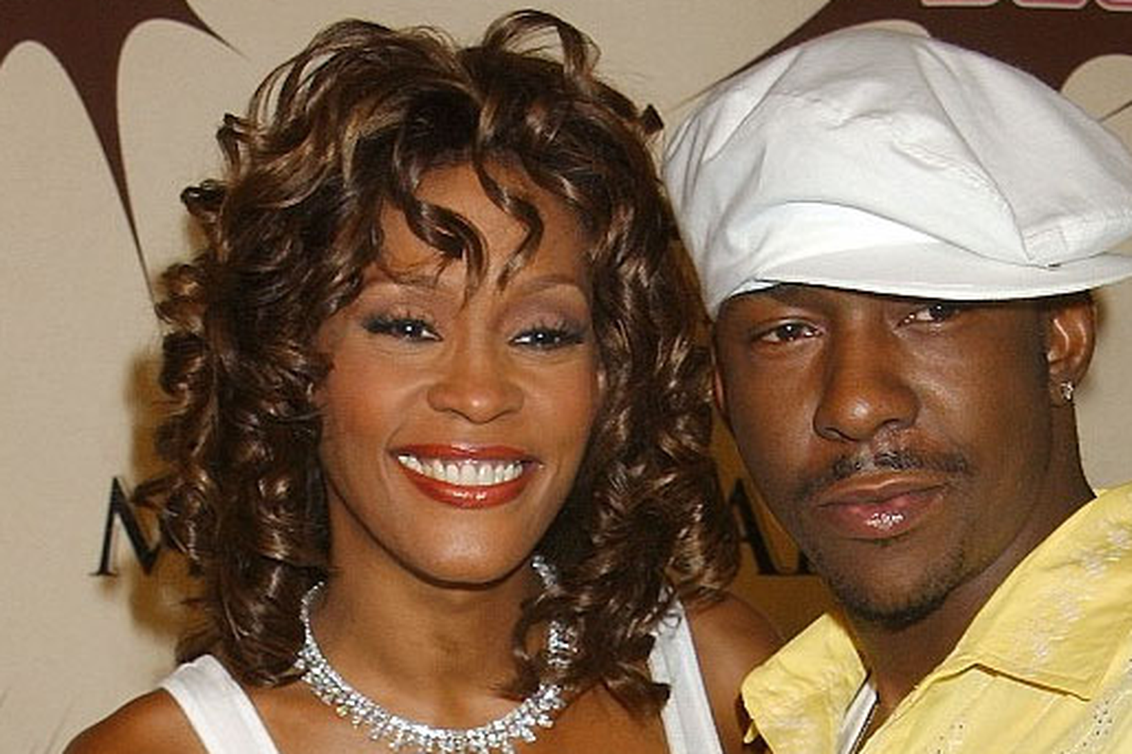 Whitney Houston og Bobby Brown áttu í stormasömu sambandi. Í …