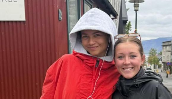 Zendaya sást rölta um miðbæinn fyrr í dag