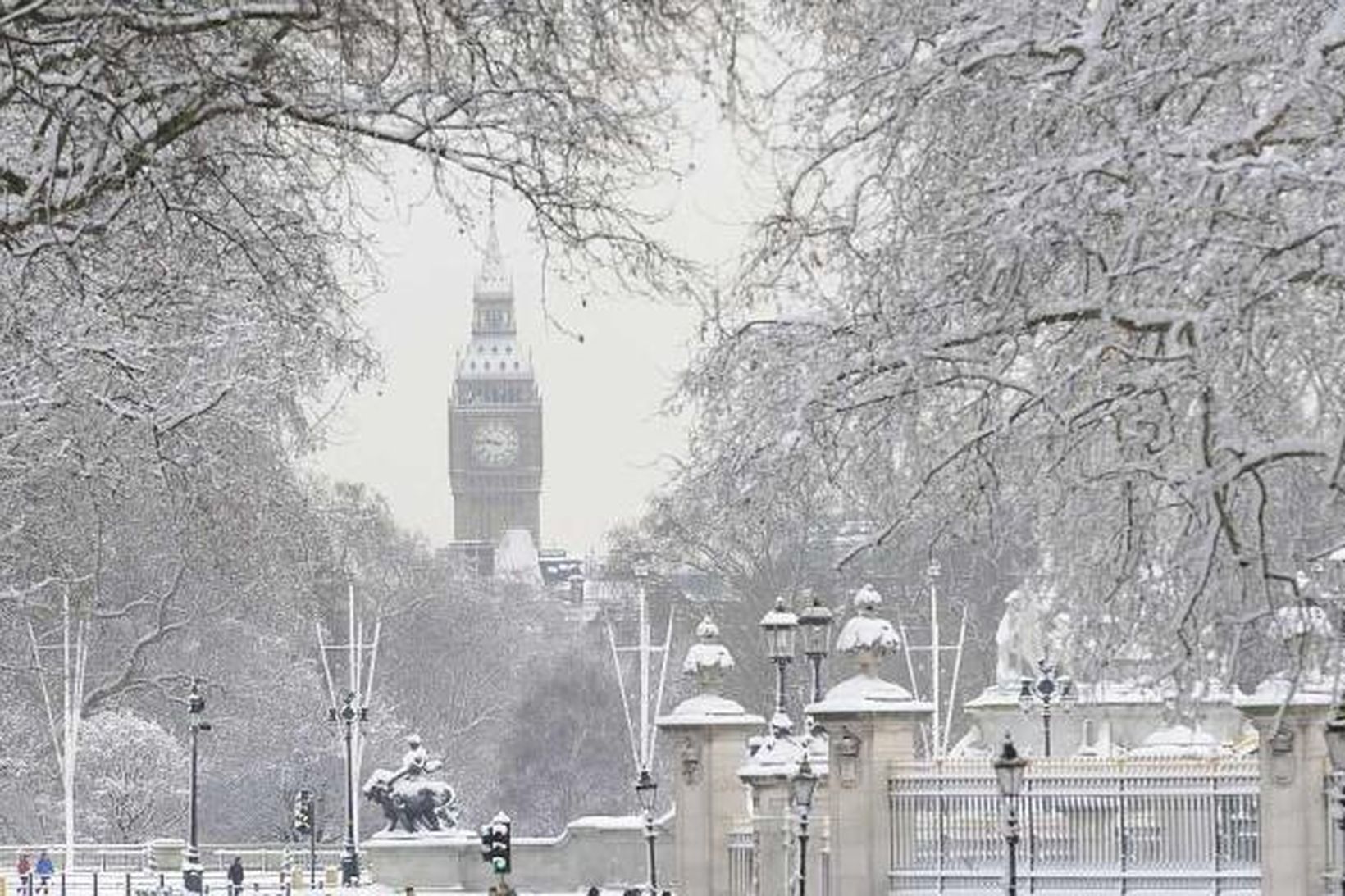 Það snjóar í London í fleiri en einum skilningi þessa …