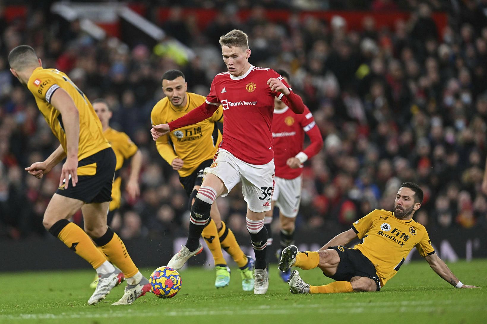 Scott McTominay tekur út leikbann gegn Aston Villa.