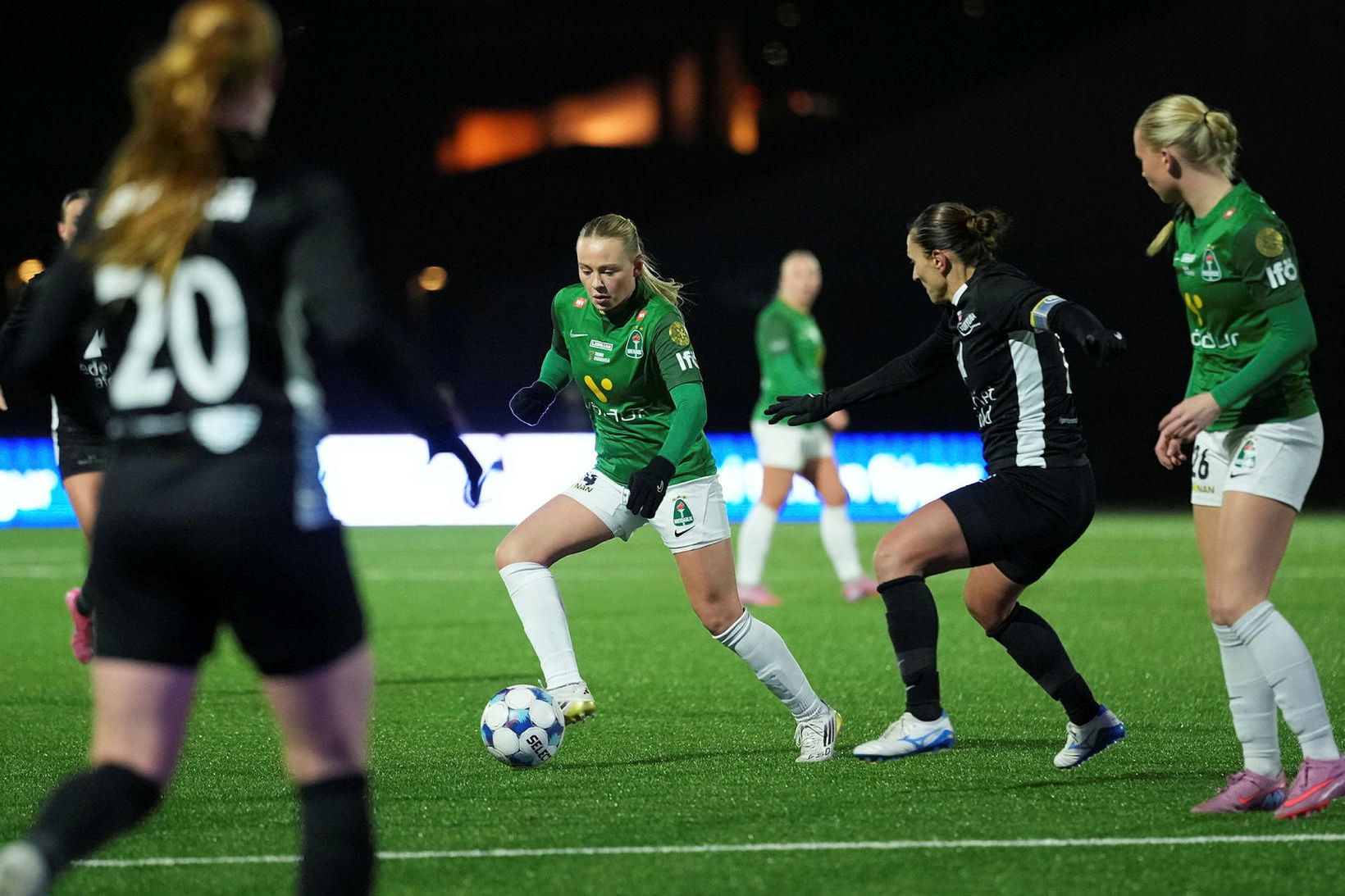 Nik neyddur í breytingar