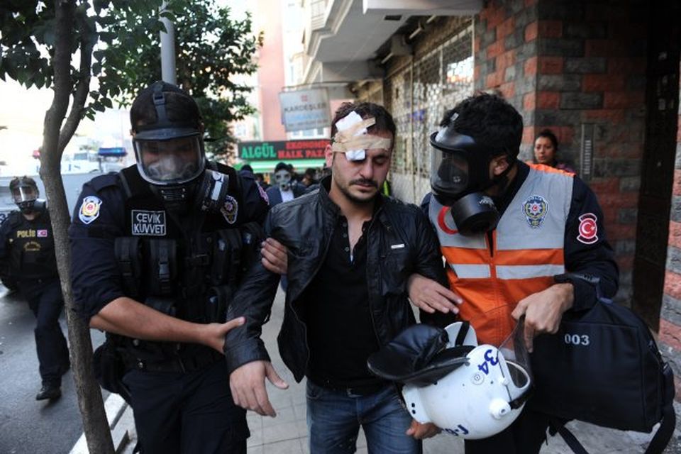 Mótmælandi handtekinn í Istanbul í dag