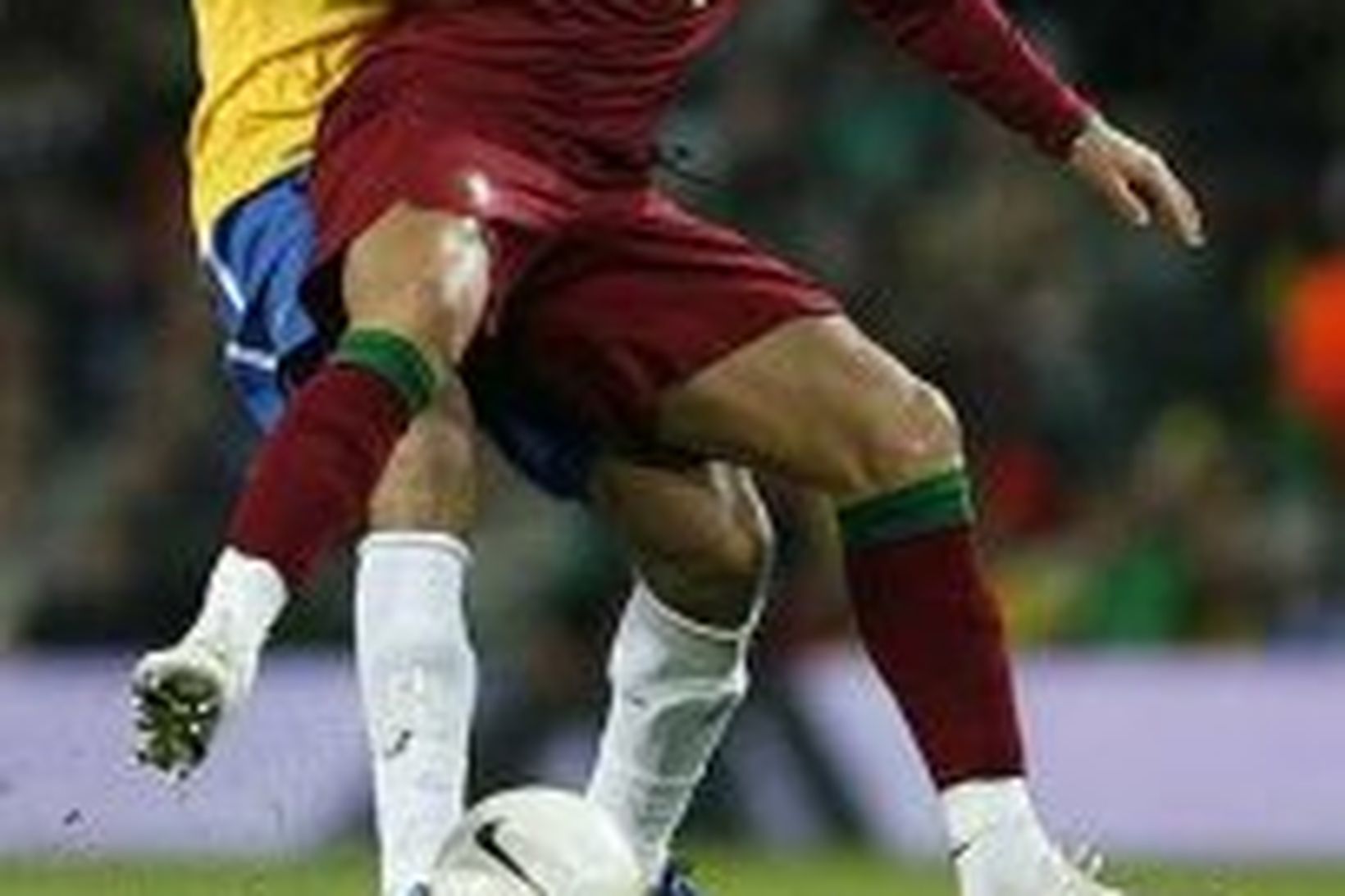 Ronaldo í leik með Portúgölum gegn Brasilíumönnum í gærkvöld.