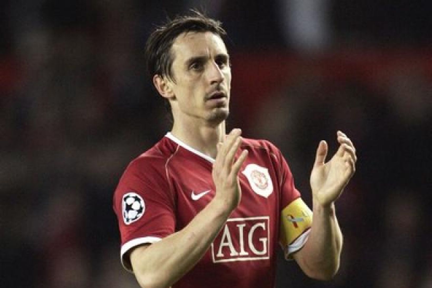 Gary Neville fyrirliði Manchester United.