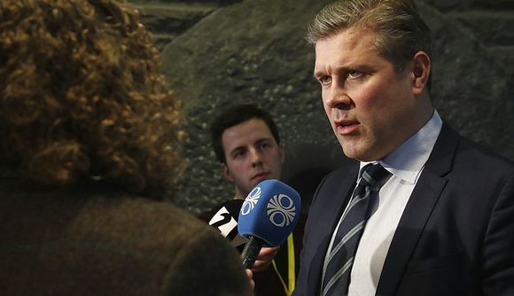 Bjarni telur tvo kosti í stöðunni
