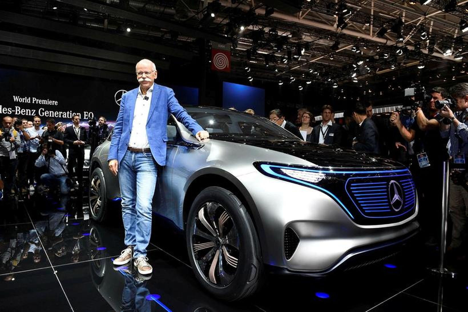 Dieter Zetsche kynnir hinn nýja „Generation EQ“ frá Mercedes Benz …