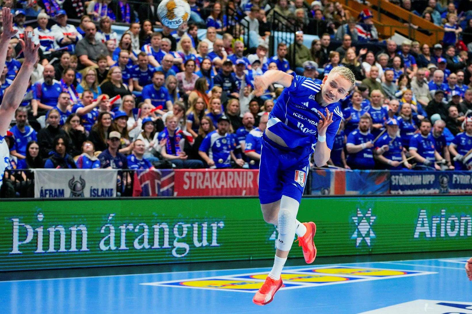 Gæti farið til Arnórs í Danmörku